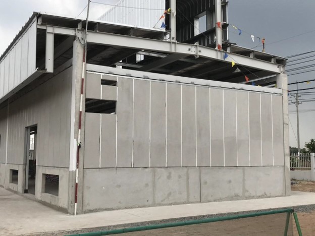 Tường bao nhà máy bằng bê tông khí ALC, trám keo MS sealant